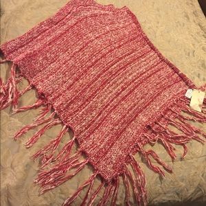 REDUCED! Soft Sweater Poncho w/fringe